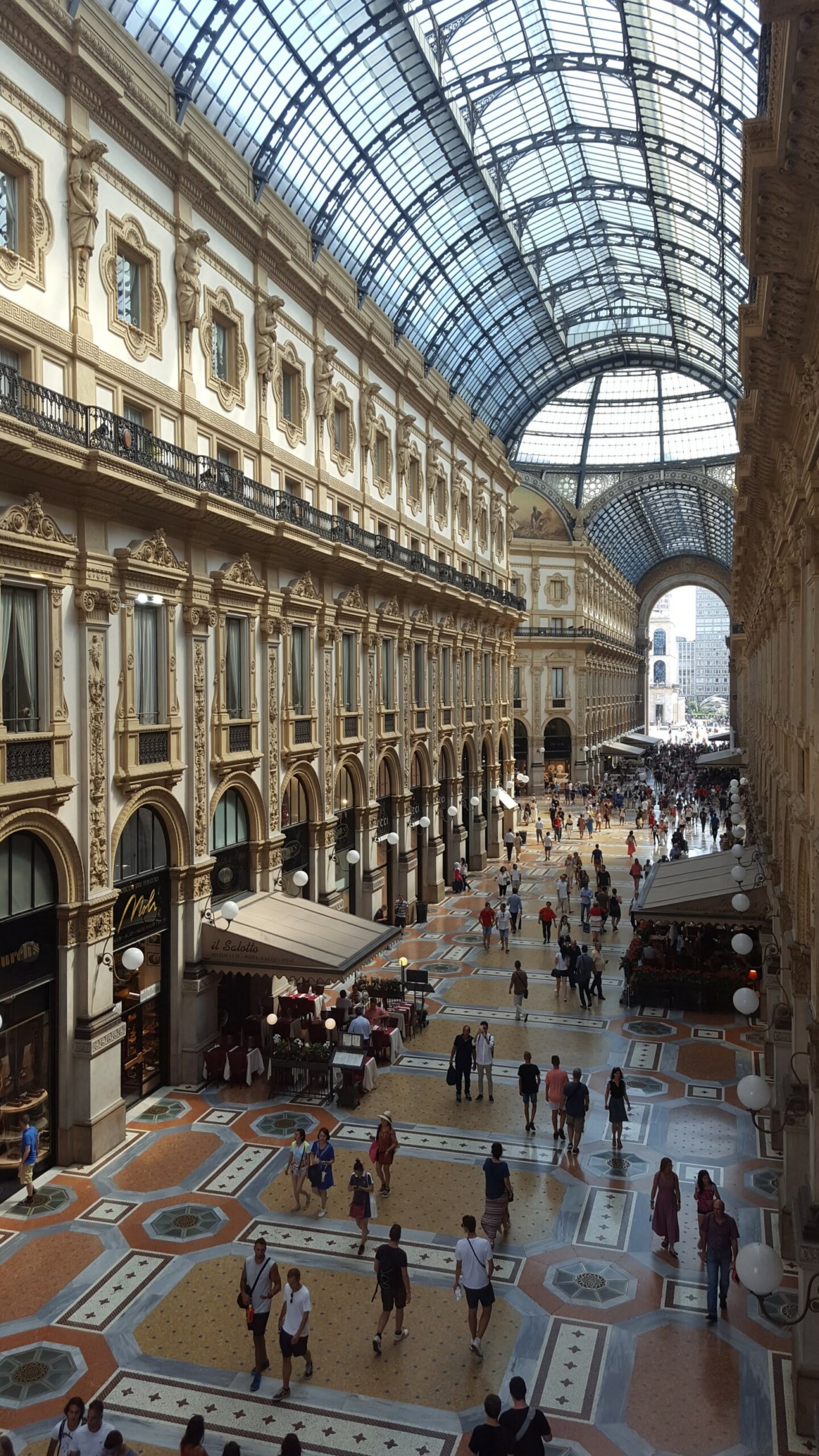 Galerie commerciale à Milan