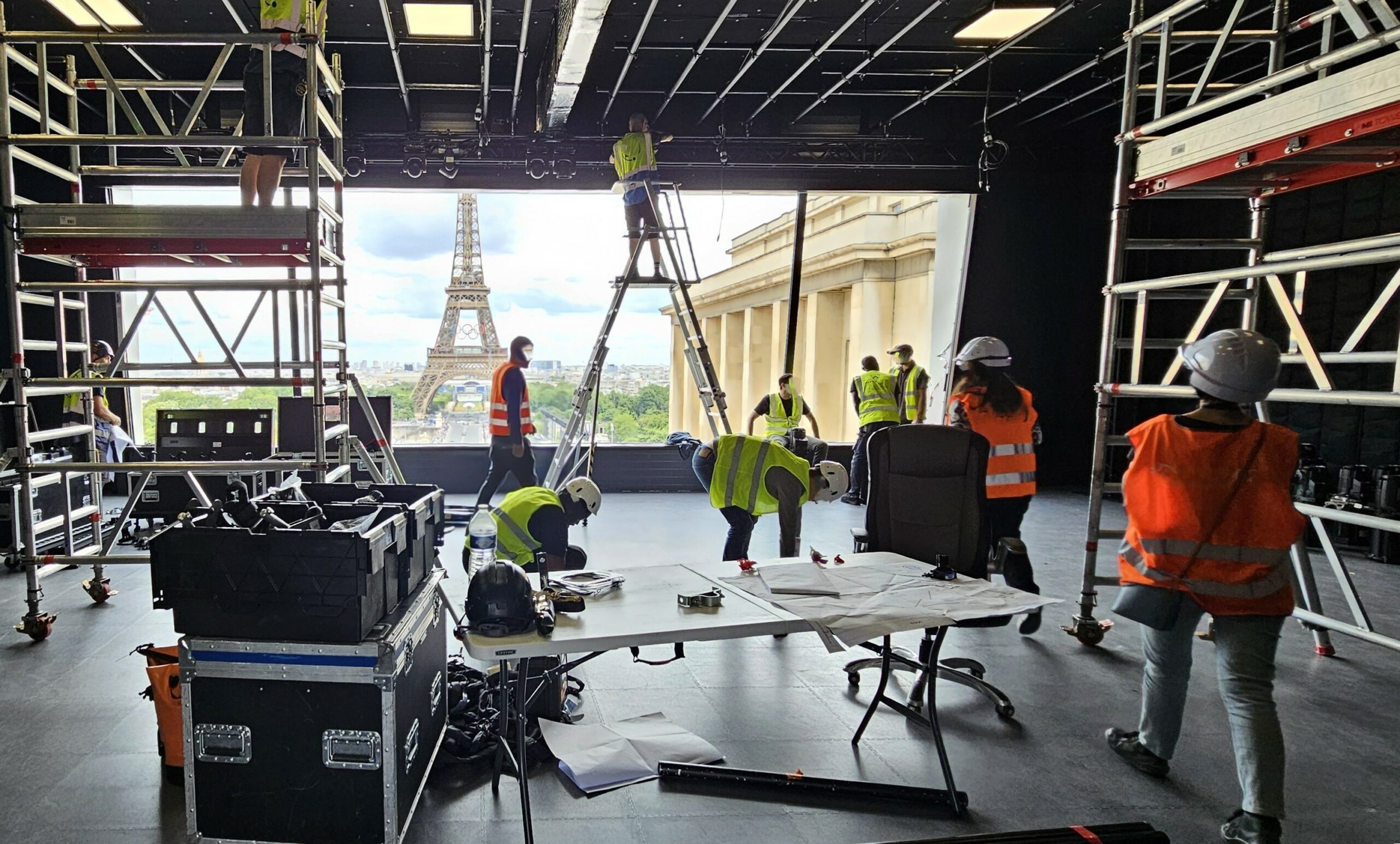 Travaux d'aaménagement des studios de tv au Trocadéro à Paris pour les jeux olympiques.